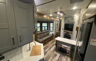 2021 Keystone RV Fuzion 424