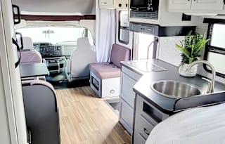2018 Thor Motor Coach Four Winds 24F