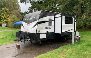 Rose the RV: Compact to tow, spacious inside!