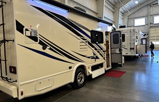 Crazy Easy to Drive!!! Short Class A!