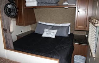 Sleeps 10, Pet Festivals Boondocking BUNKHOUSE