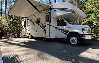 Easy to drive RV, family road trip!