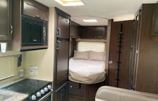 Compact Class C- Sleeps 6  - 2019 Coachmen Freedom