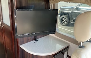 2014 Pleasure-Way Plateau FL