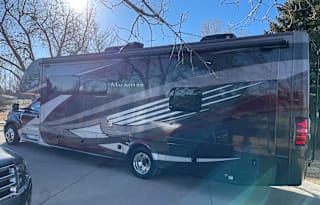 2021 Thor Motor Coach Magnitude SV34