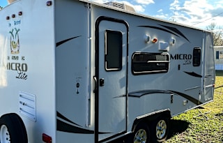 2014 Forest River RV Flagstaff Micro Lite 21FBRS