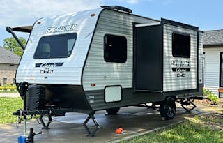 Modern Camper for your Glamping Needs!!!!
