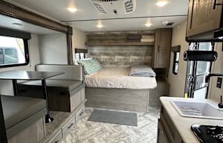 Camping Comfort & Luxury '21 Keystone Springdale