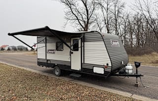 Lightweight, sleeps 6, lots of upgrades!