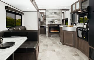 2021 Dutchmen RV Coleman Lantern Series 263BH