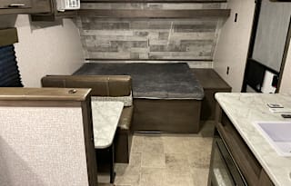 2021 Coleman 17b