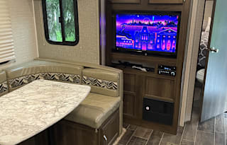 Homey Away From Home - Family Friendly and Cozy