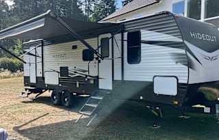 Elmo RV Rental 28 foot RV