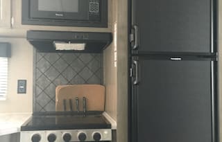 2020 Palomino XLE Lite 27RBQC