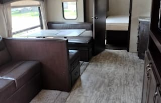 2020  DELLA TERRA 28 KRD,  34 FOOT SLEEPS 9
