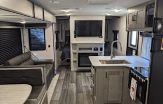 E&L's Furry Friendly Camper