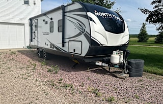 4 Season RV Perfect  4 Couples or Small Groups