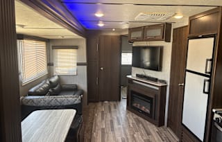Marylisa's 2020 Zinger 9 sleeper