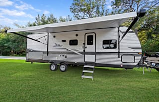 Pab & Tay’s Family Friendly RV Rental! SLEEPS 10!!