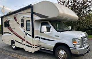 2016 Thor Motor Coach Chateau 22E