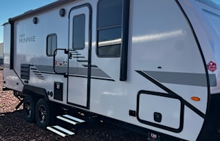 2022 Winnebago Micro Minnie 2306BHS