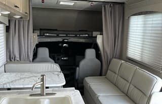 EZ Pickup 2022 Coachman Freelander