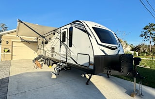 2023 WHITE HAWK - Brand new a fully equipped