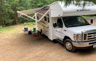 KeeJay's Wonderful Winnebago w/ dual slide-outs!