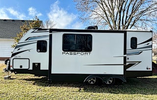 *Cozy 2021 Keystone RV Passport SL 221B  26ft*