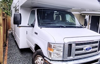 >>>| Family and Pet friendly RV |<<<