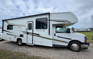 2024 30ft Coachmen 27QB - Sleeps 6 - Fully Stocked