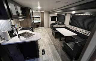 2022 Prime Time RV Avenger 27DBS