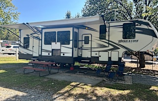 The Country Condo (Delivery Only)