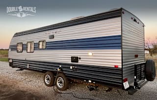 GREY WOLF Modern Farmhouse with Bunks & Queen Bed