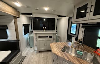 Happy Campers, 2022 Model, North Trail 27'