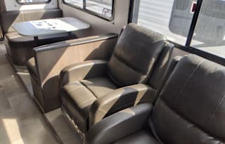 2021 Dutchmen RV Coleman Light 2955RL