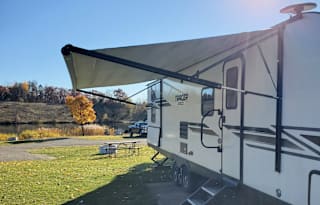 Large Bunkhouse with 2 Slides!