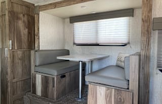 2022 Palomino Sleeps 5 With Bunk Beds & Solar!