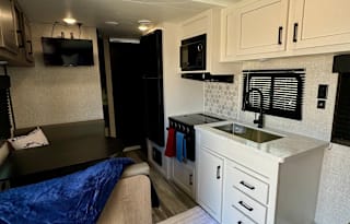 2024 Wayfinder GoPlay 26BH - Pet & Family Friendly