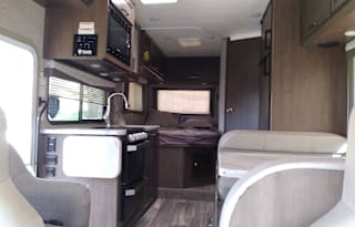 2021 Thor Motor Coach Freedom Elite 23H