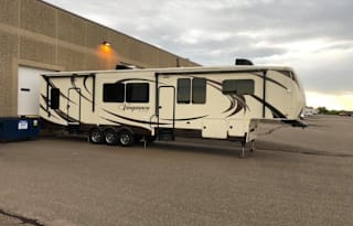 44ft Vengeance Touring Edition Toy Hauler