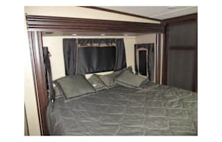 2016 Forest river Thunderbolt 425amp