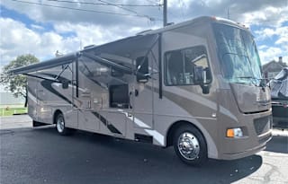 2014 Winnebago - Vista 35B