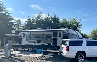 Ultimate bunkhouse w/2 bedrooms & outdoor kitchen