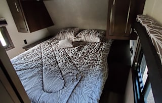 32' Jayflight Bunkhouse 32BHTS. DELIVERY ONLY