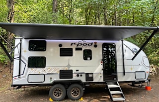 New Rpod with solar and bunks at a great price!