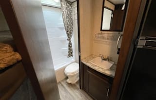 Spacious Clean New 29' Jayco Baja Travel Trailer