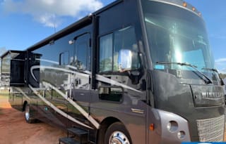 Winnebago 2018 Class A Vista LX 35F in SW Florida