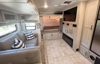 Rockwood Roo 235S