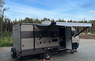 SUV towing friendly camper w/ FREE generator use with every rental!!